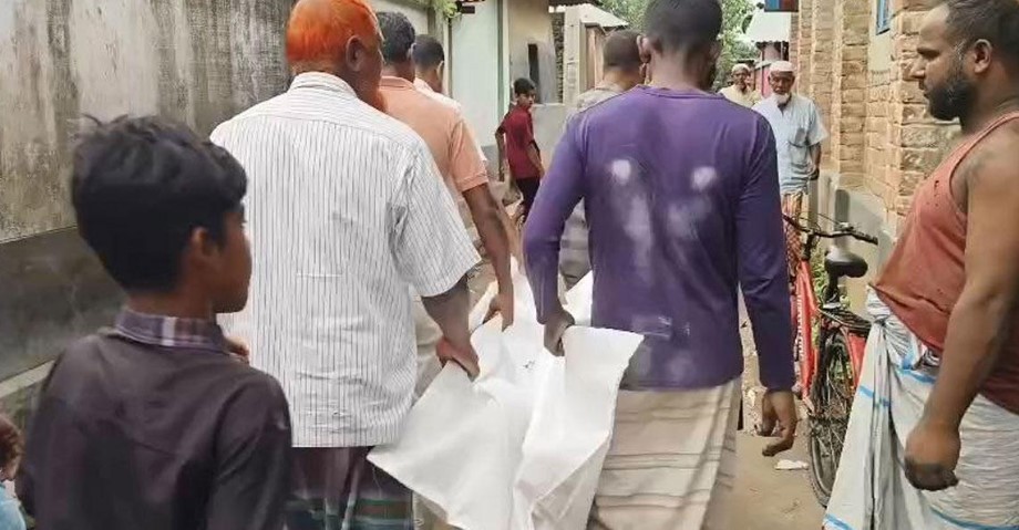 নিজ বাড়ির উঠান থেকে বৃদ্ধের গলাকাটা মরদেহ উদ্ধার